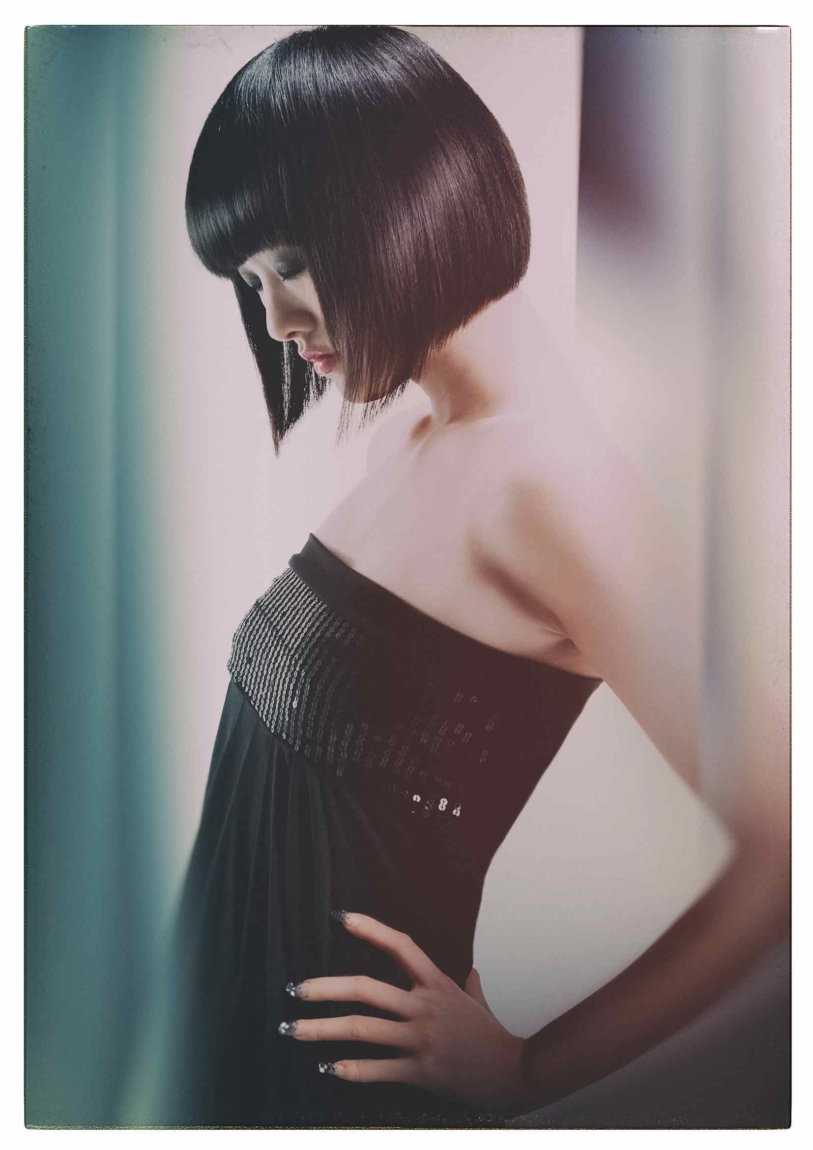 Model-with-short-bob-hairstyle